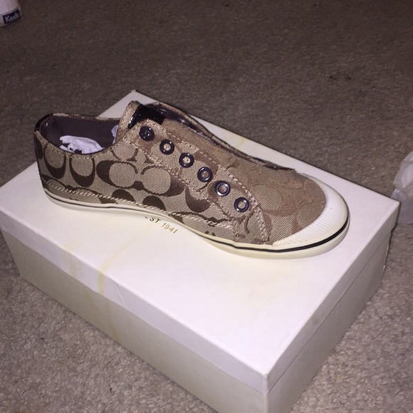 Coach sneakers never worn in box - Picture 2 of 5